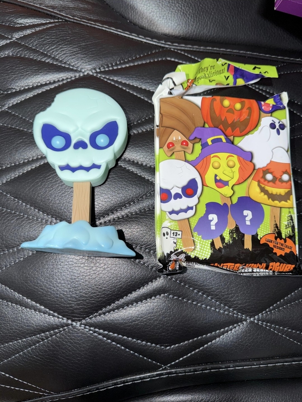 Mystery Halloween Vinyl Figure Chase Glow In The Dark Skull